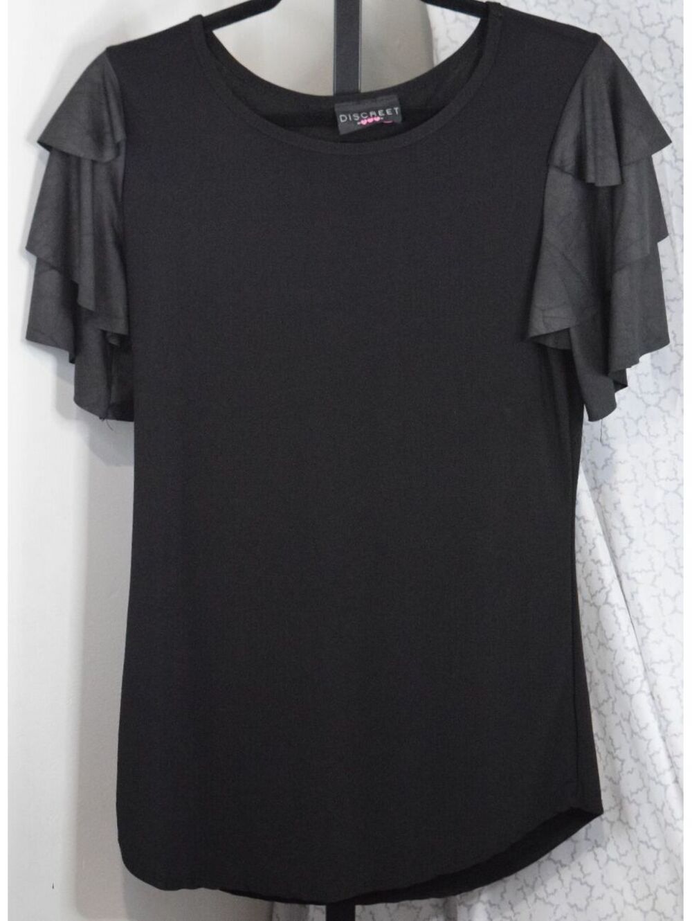 Discreet Black Tiered Ruffle Sleeve Top Basic Tee Silhouette XL